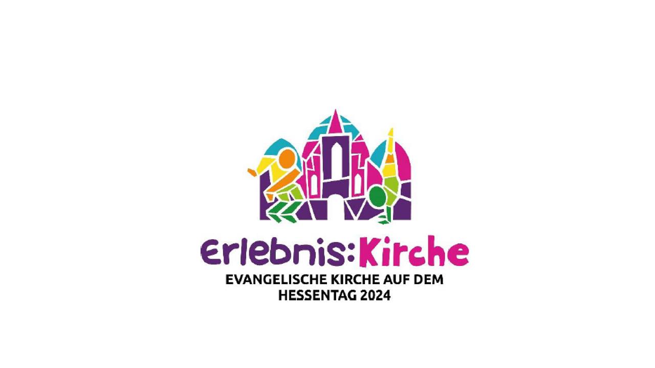 Buntes Logo mit einem stilisierten Menschen, einer Kirche und einem Baum, darunter der Schriftzug: Evangelische Kirche auf dem Hessentag 2024