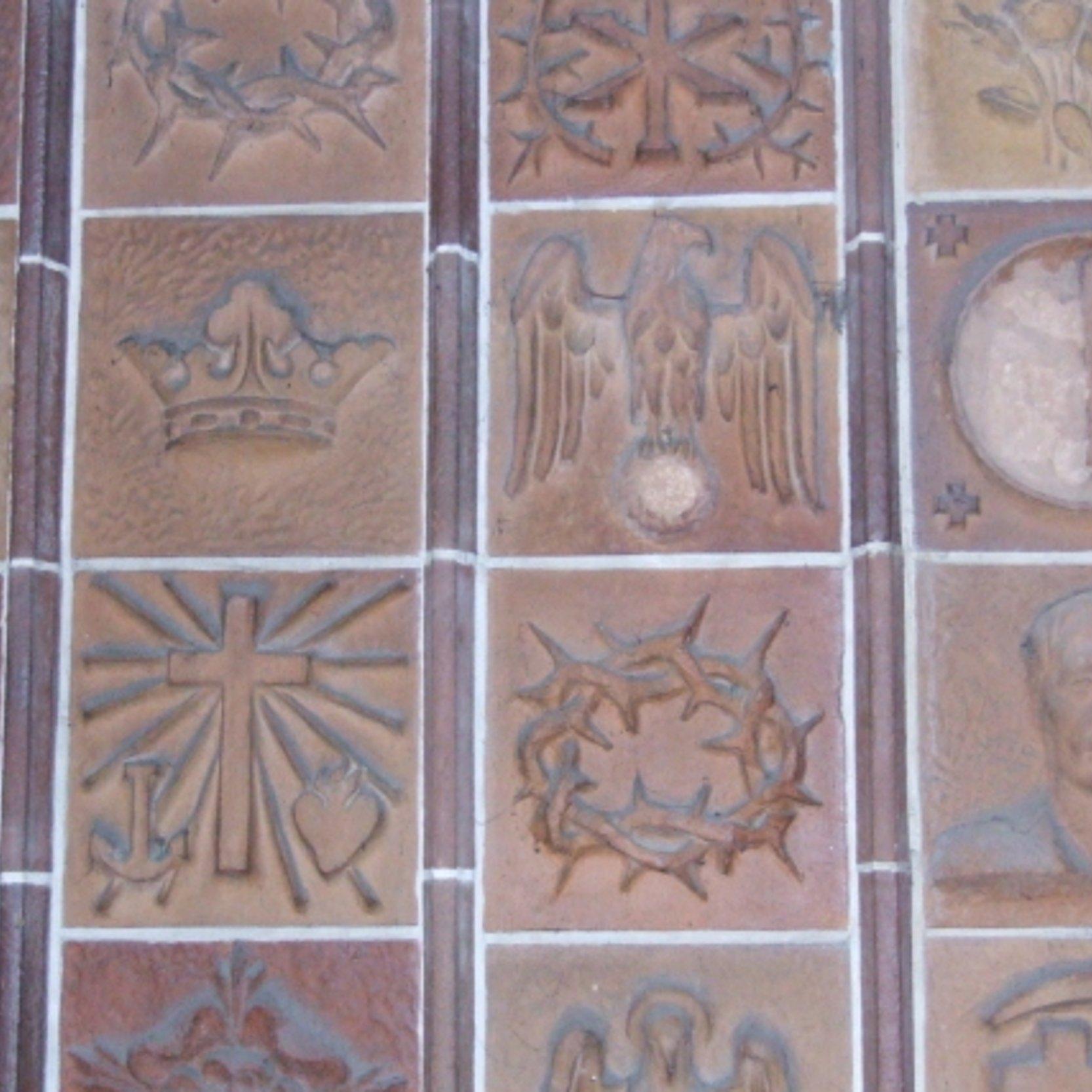 Fliesen mit verschiedenen Symbolen