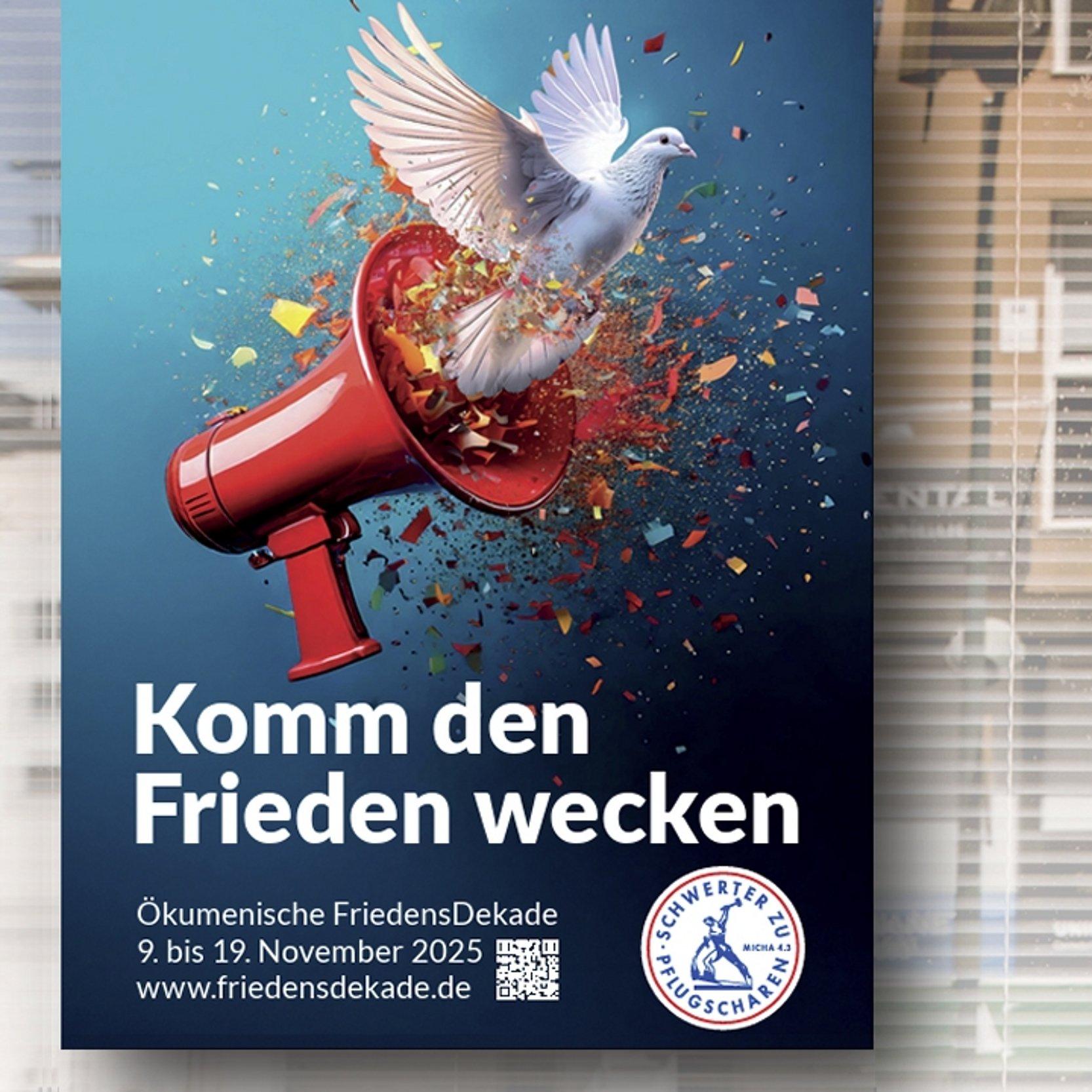 Coverbild: Eine Friedentaube fliegt aus einem Megafon.