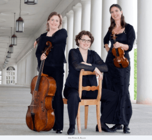 Miriam Altmann (Hammerflügel), Julia Huber (Barockvioline) und Anja Enderle (Barockcello)