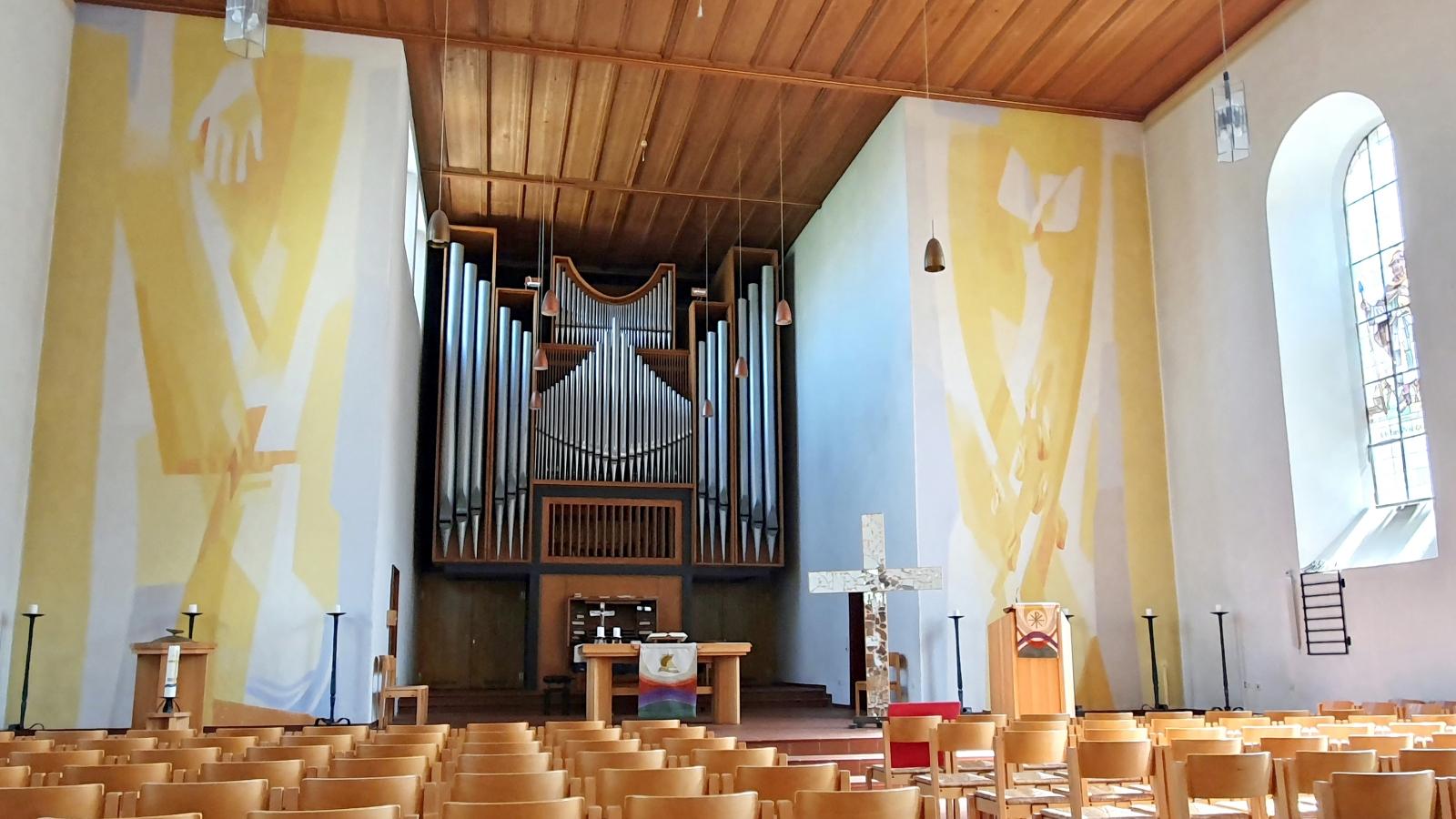 Blick in die Kirche