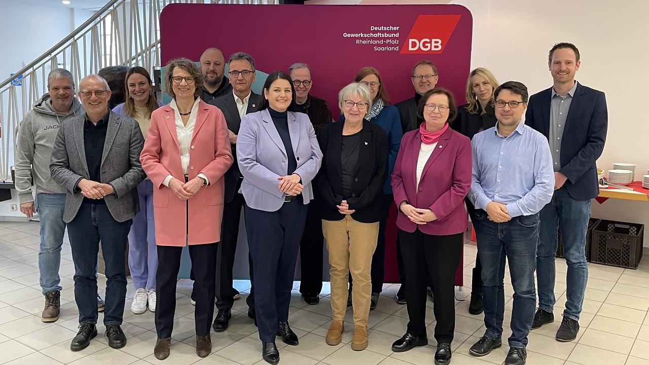 Spitzentreffen DGB und Kirchen Gruppenbild