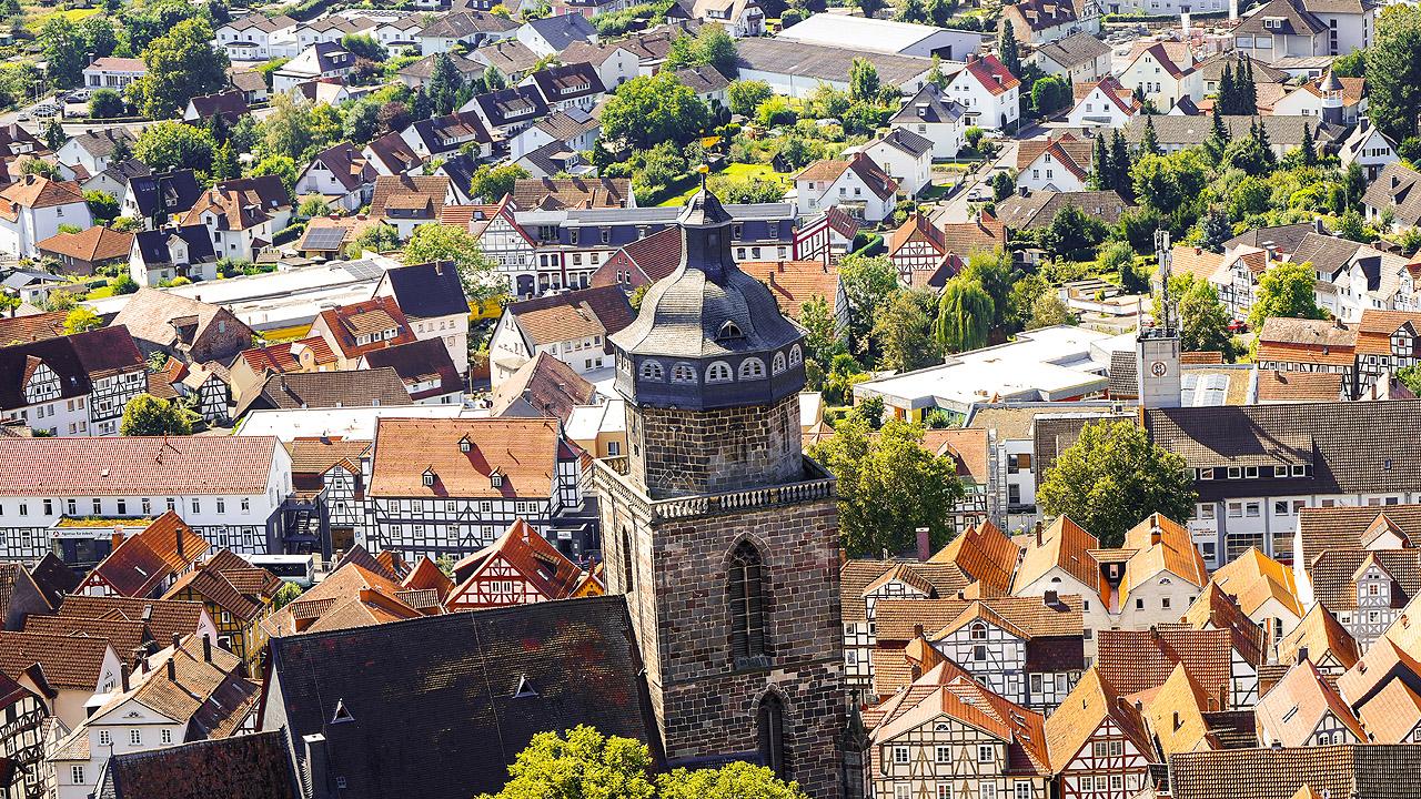 Blick auf Homberger (Efze) mit Kirche