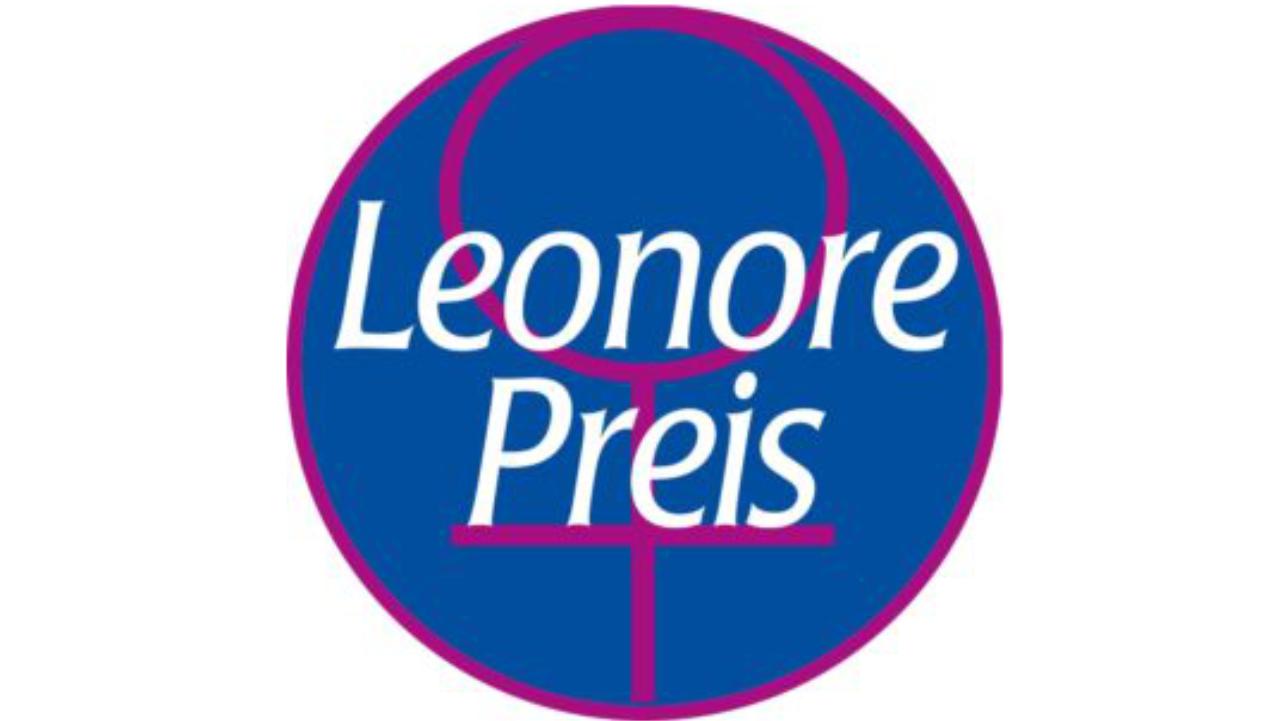Logo Leonore Preis Rundes Logo weiße Schrift auf blauem Hintergrund