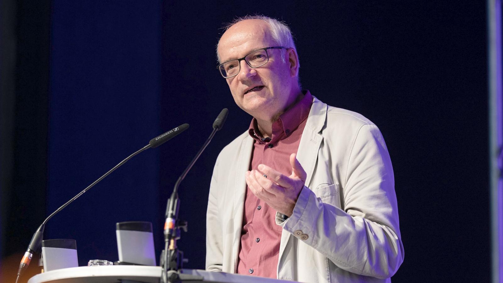 Dr. Steffen Bauer Bauer am Redepult