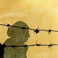 Flüchtling Stacheldraht und Silhouette einer Frau