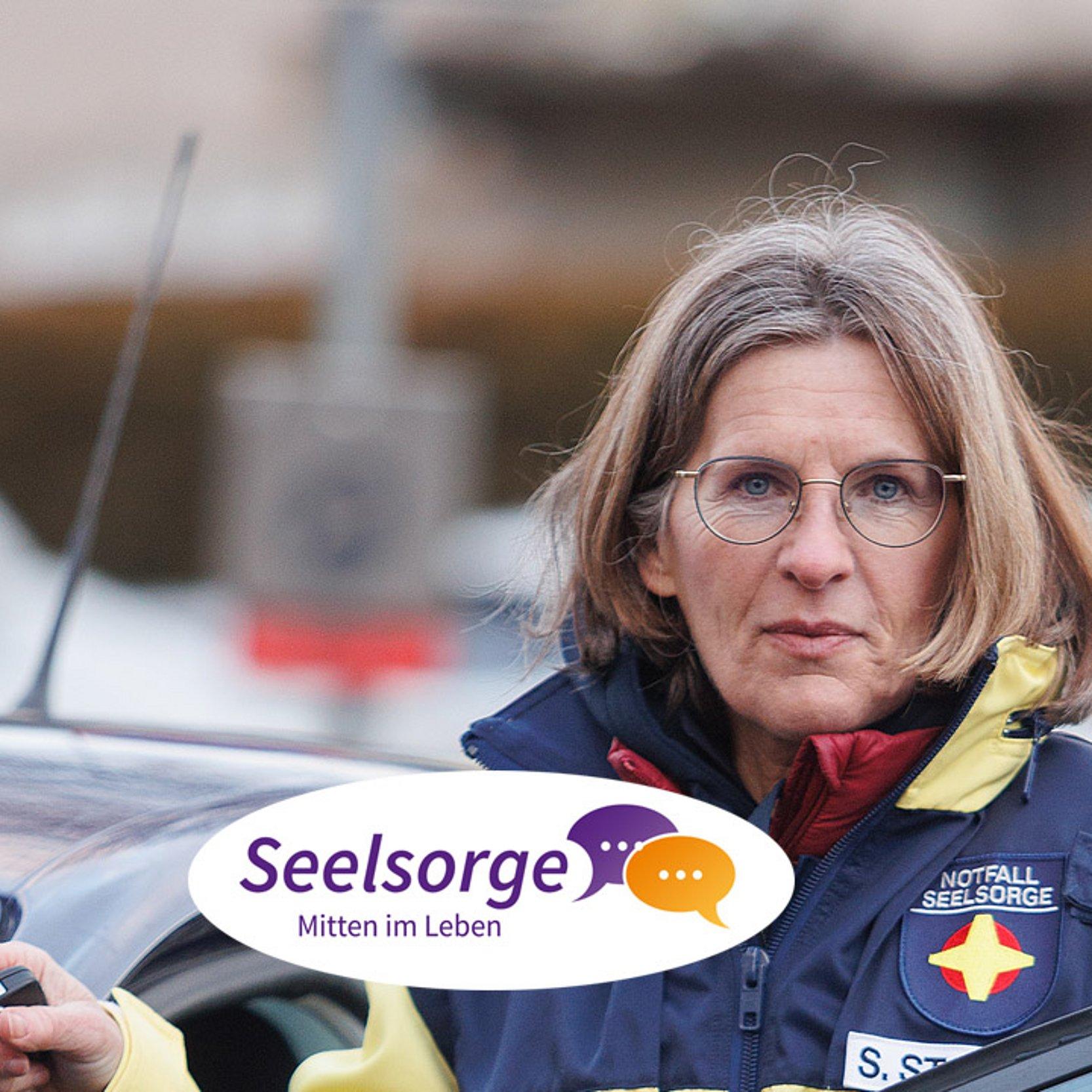 Notfallseelsorgerin Eine Notfallseelsorgerin steigt in ihr Auto