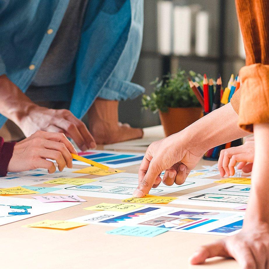 Planung Mehrere Menschen organisieren etwas