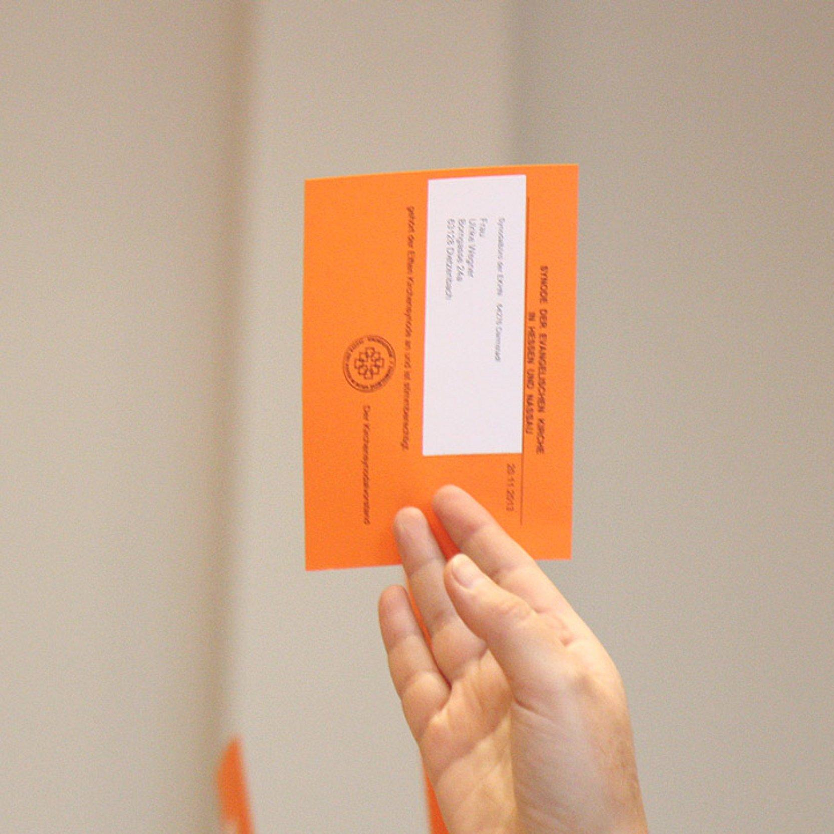 Abstimmung Orangene Karte wird zur Abstimmung gehoben