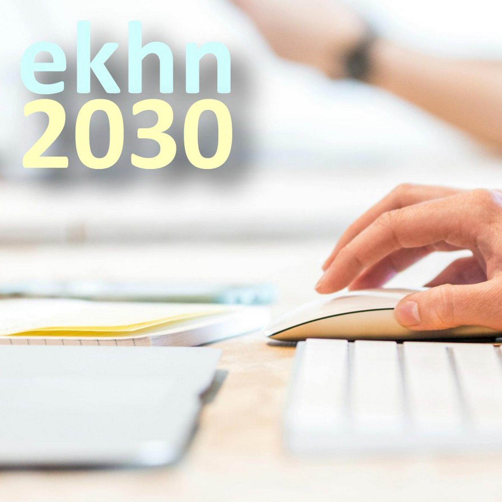 Digitalisierung Verwaltung Menschen bedienen per Tastatur und Maus digitale Geräte