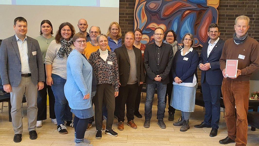 Gesamtkongress des Gemeindepädagogischen Dienstes 2025 Gruppenfoto Gruppenfoto