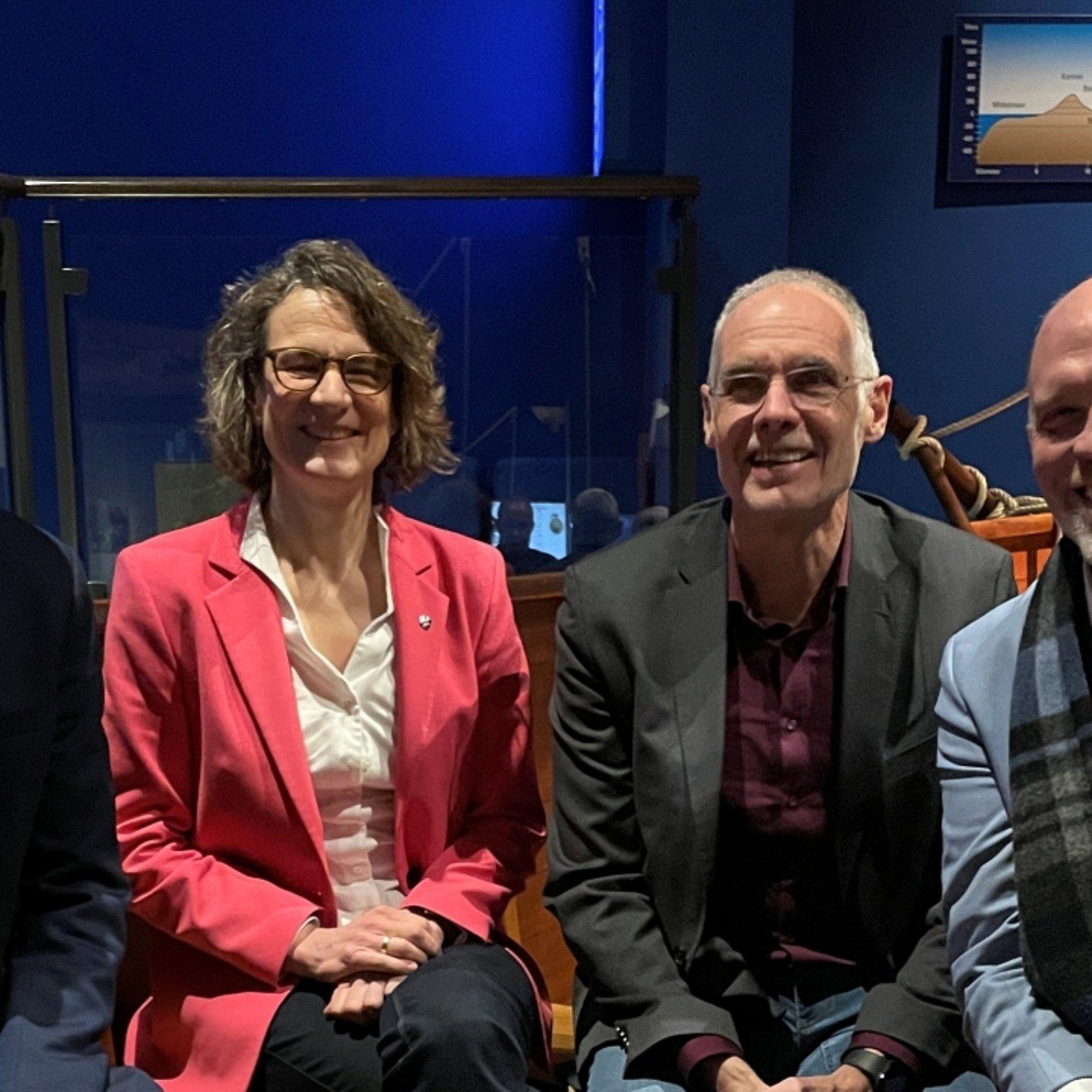 Tietz im BIMU Frankfurt Gruppenbild mit Dame