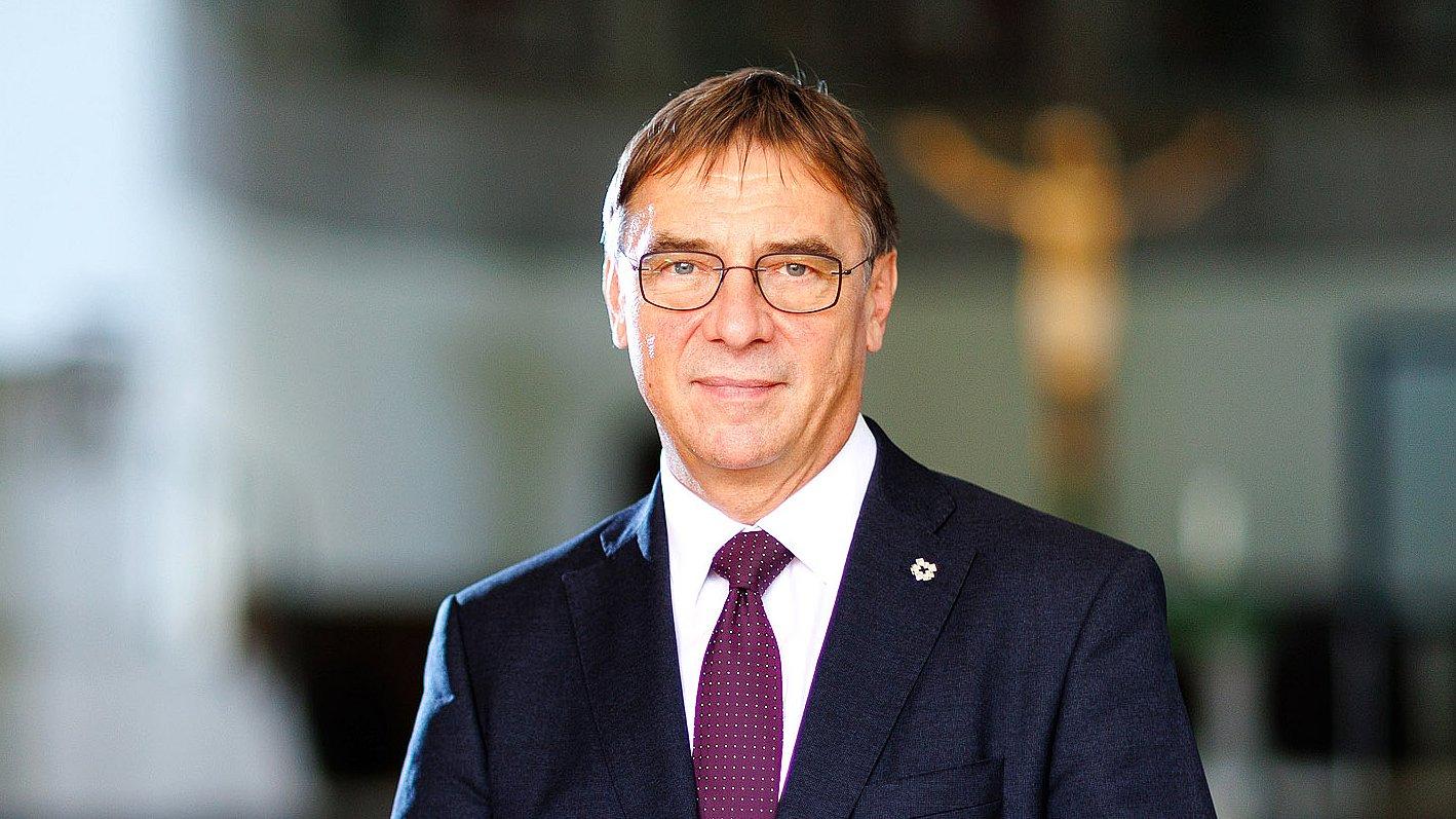 Kirchenpräsident Volker Jung Kirchenpräsident Volker Jung