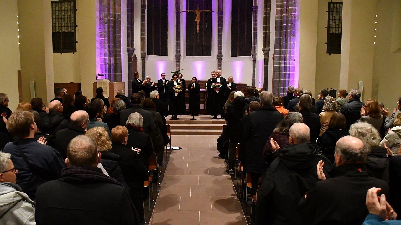 Albrecht Spory Abschied in Heiliggeistkirche Blick ins Kirchenschiff Richtung Altarraum