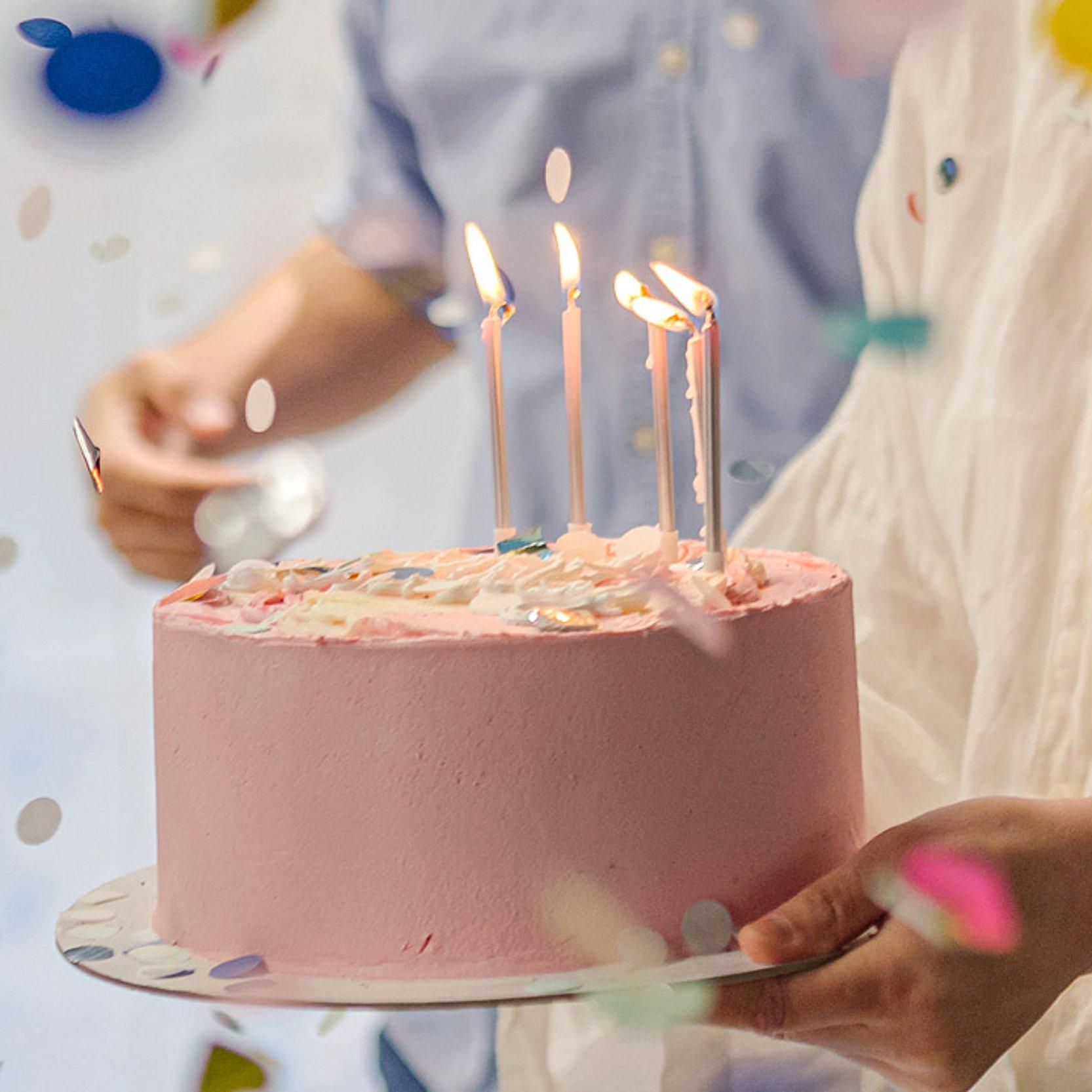 Geburtstag Geburtstagstorte mit Kerzen