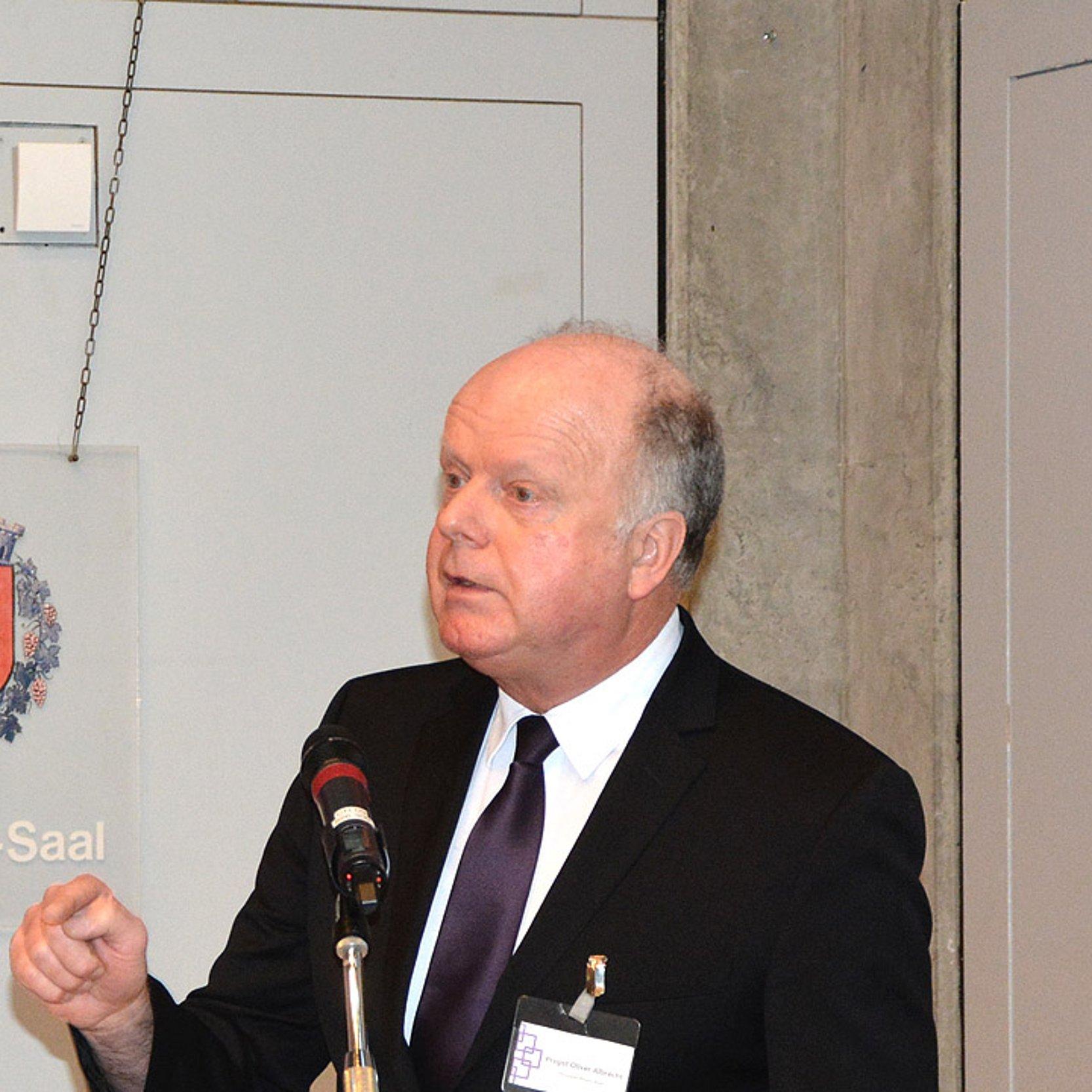 Oliver Albrecht Oliver Albrecht