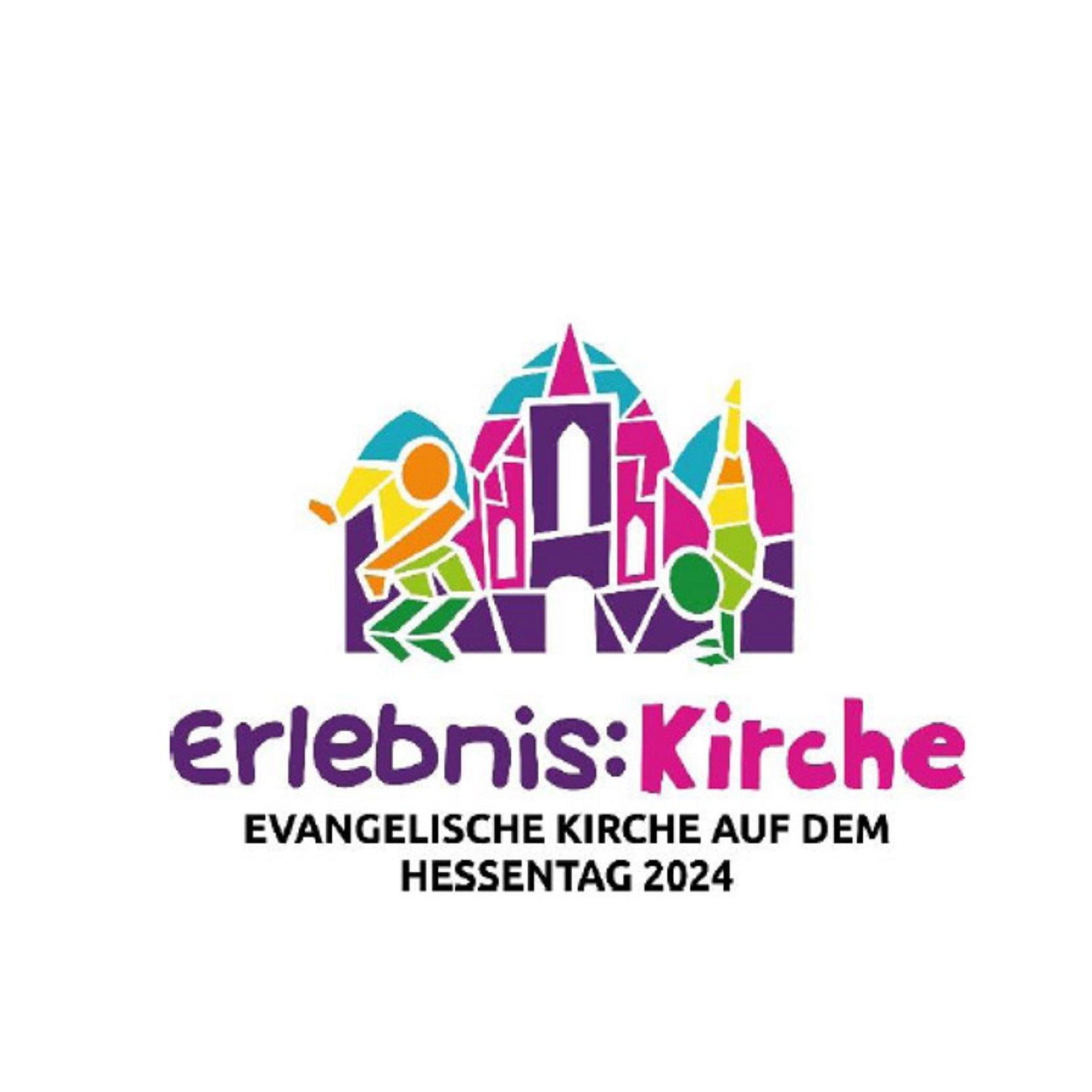 Erlebniskirche auf dem Hessentag Buntes Logo mit einem stilisierten Menschen, einer Kirche und einem Baum, darunter der Schriftzug: Evangelische Kirche auf dem Hessentag 2024
