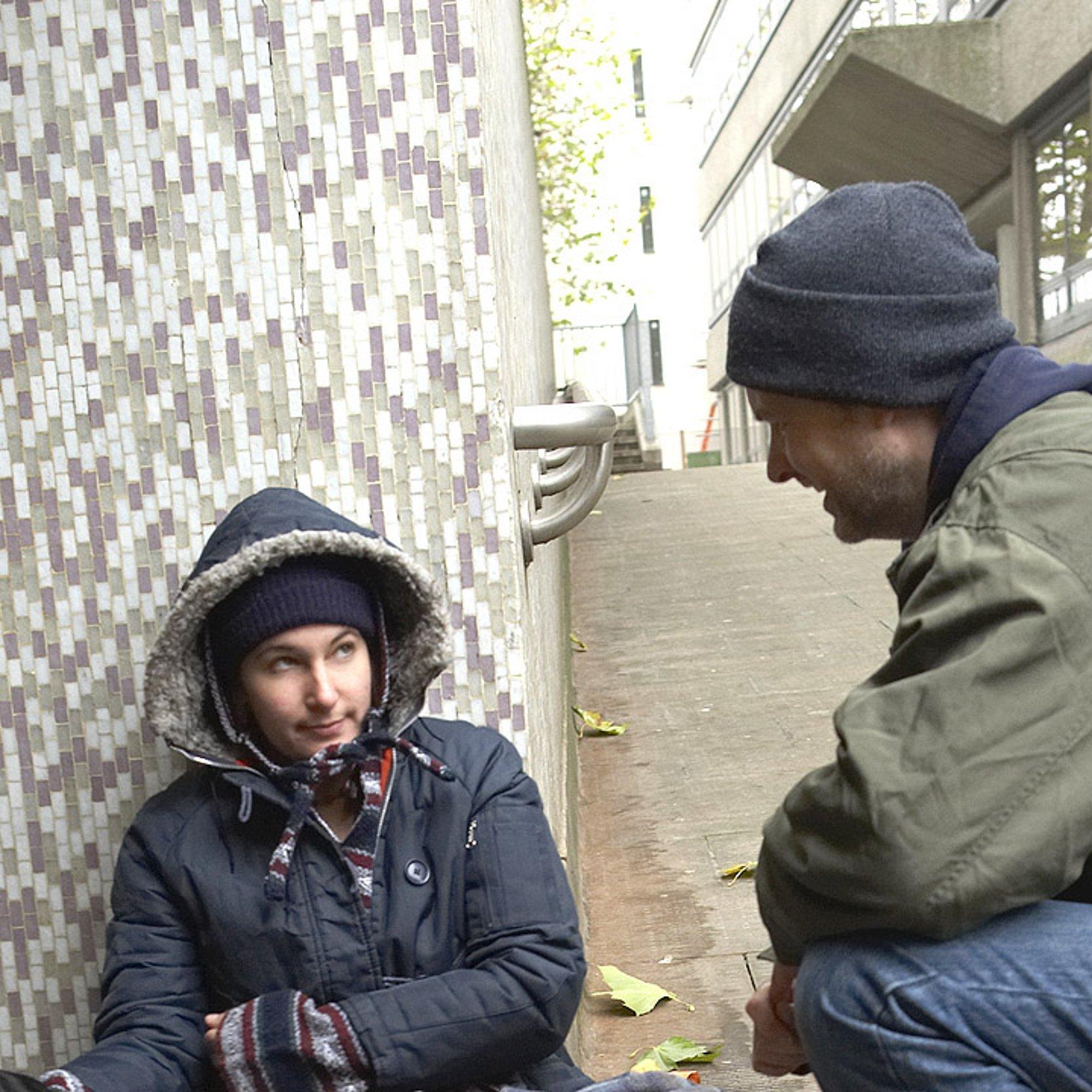 Gespräch mit obdachloser Frau