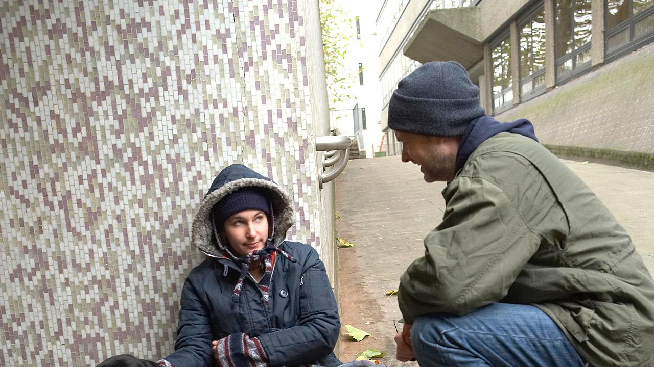 Gespräch mit obdachloser Frau