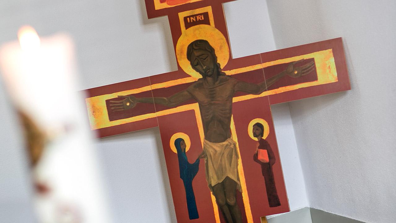 Taizé-Kreuz Taizé-Kreuz - Holzkreuz mit aufgemaltem Jesus