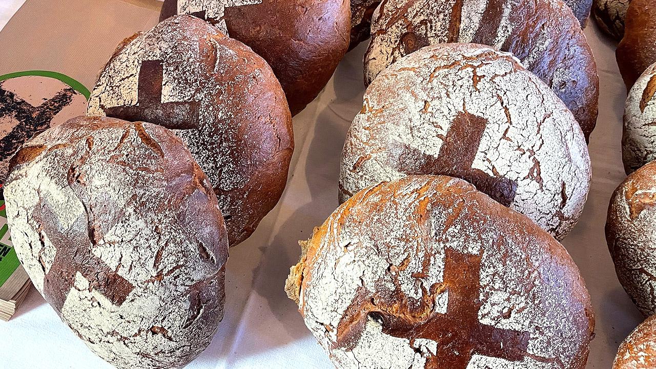 Brote mit Kreuz Mehrere Brote