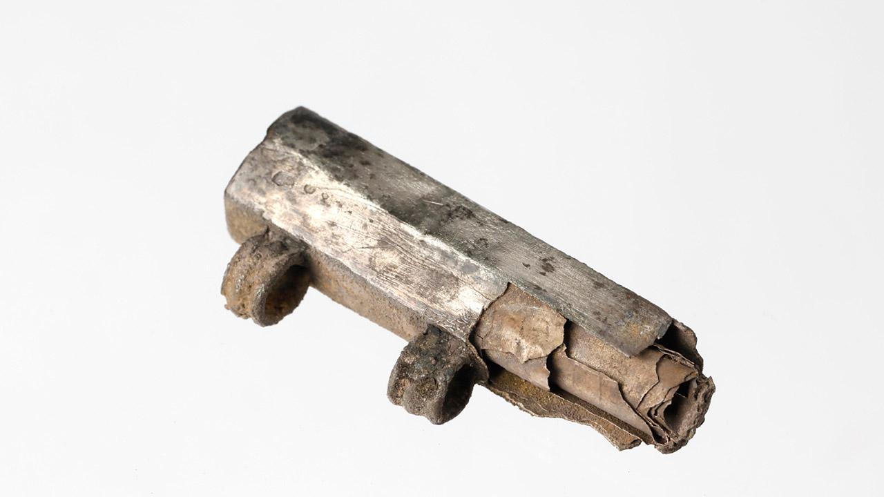 Frankfurter Silberinschrift Länglicher Silberbehälter mit eingerolltem Blech