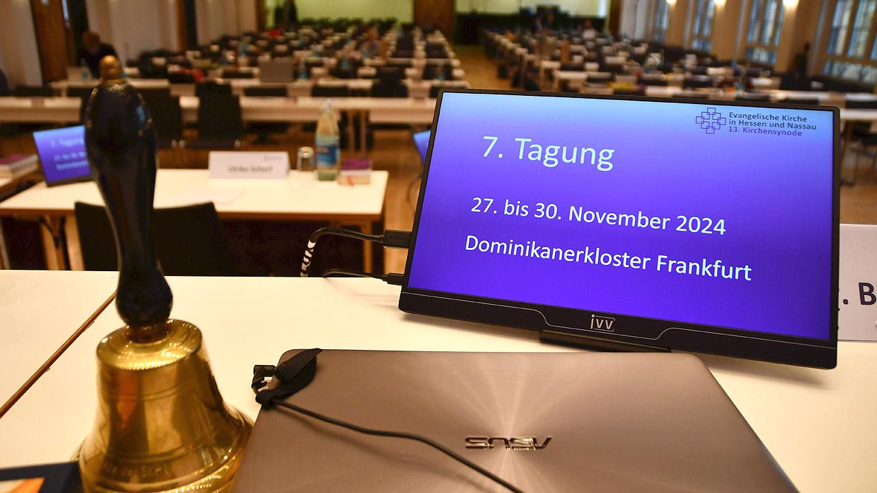 Synode Laptop mit Synodendatum