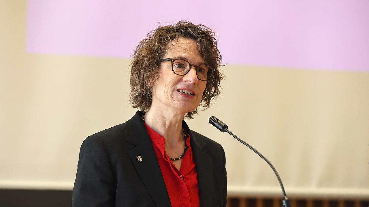 Christiane Tietz Christiane Tietz am Rednerpult