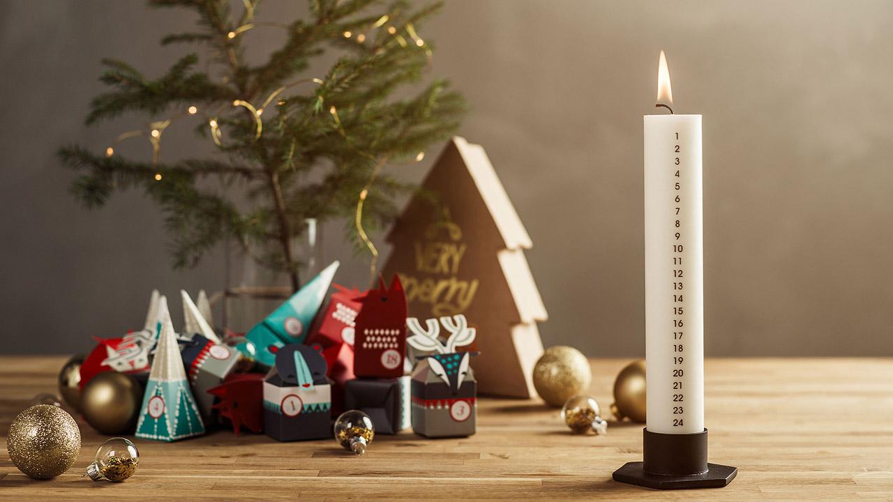 Adventskalenderkerze Adventskalenderkerze mit Markierungen für jeden Tag