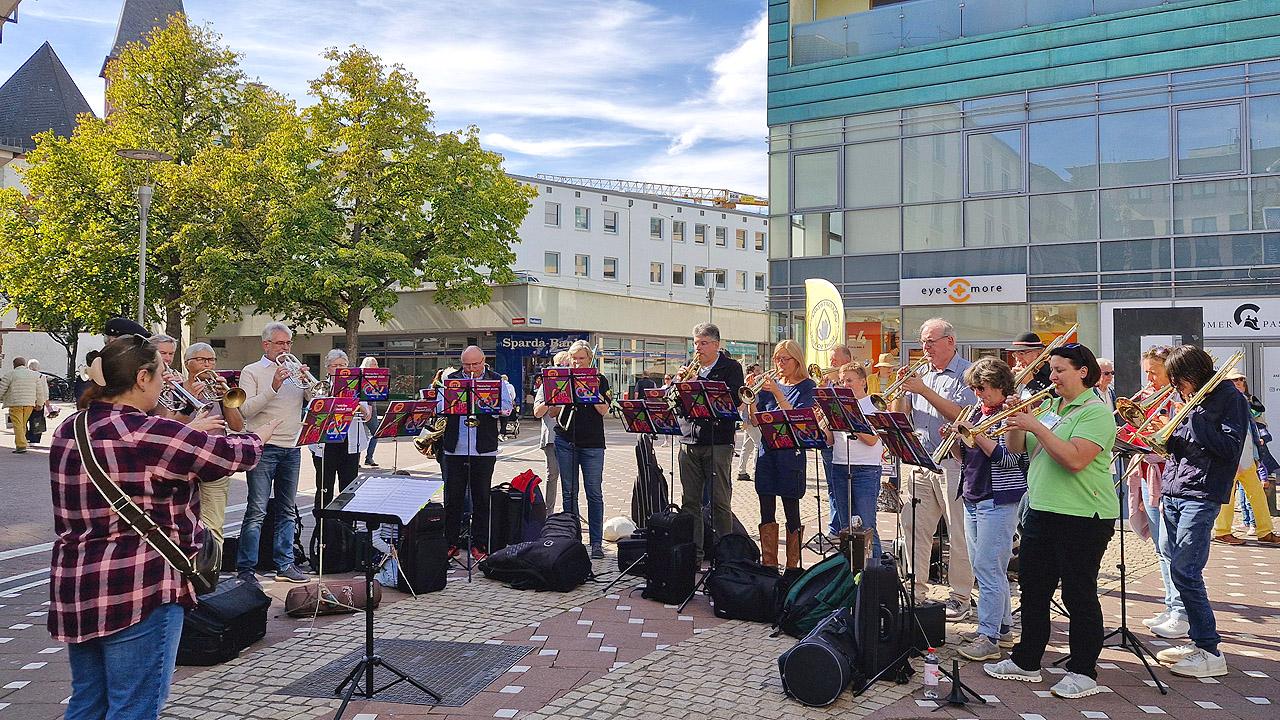 Platzkonzert Posaunenchor in der Fußgängerzone