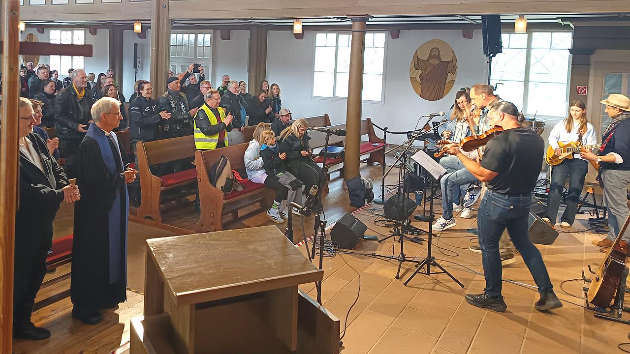 Motorrad-Gottesdienst Gottesdienst mit Band