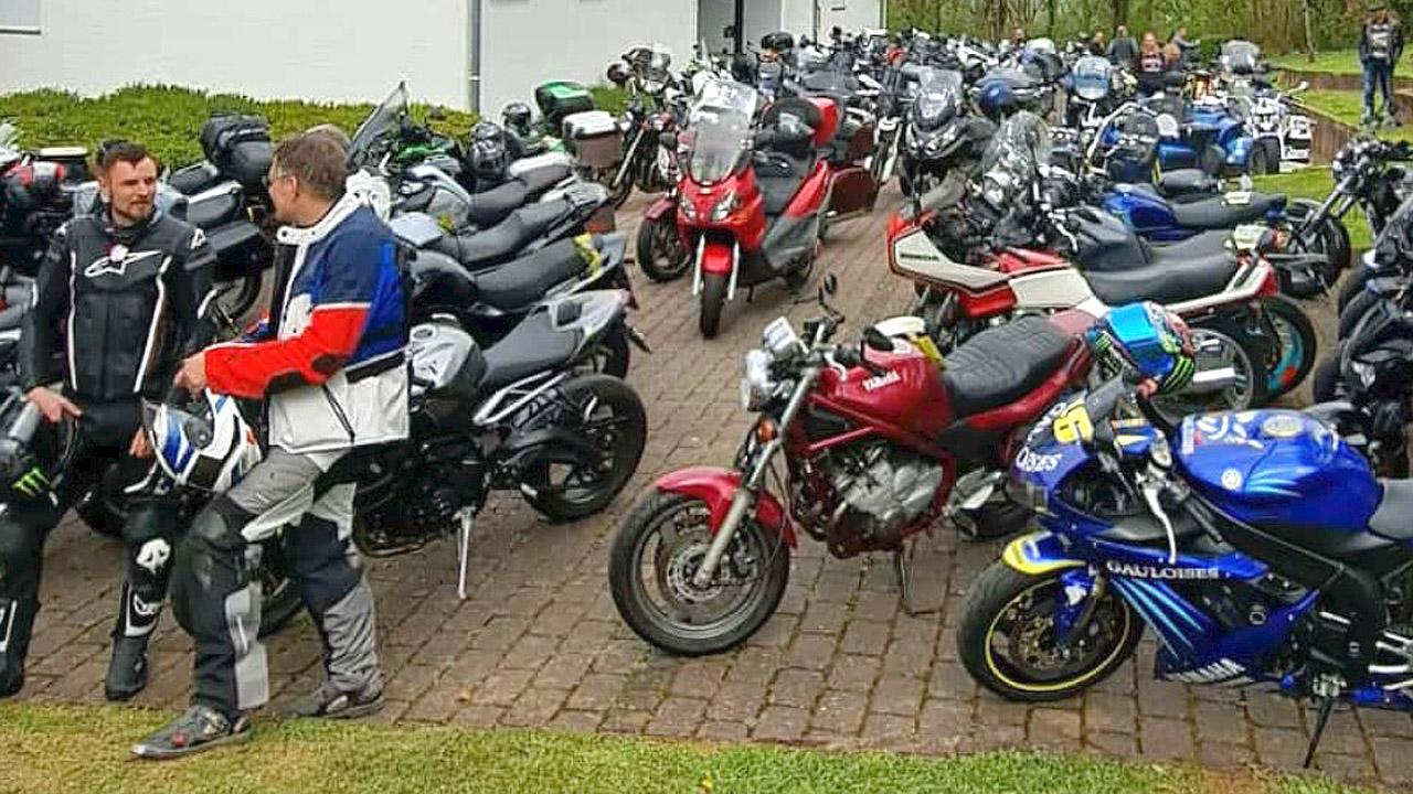 Christliche Motorradfahrer Viele Motorräder