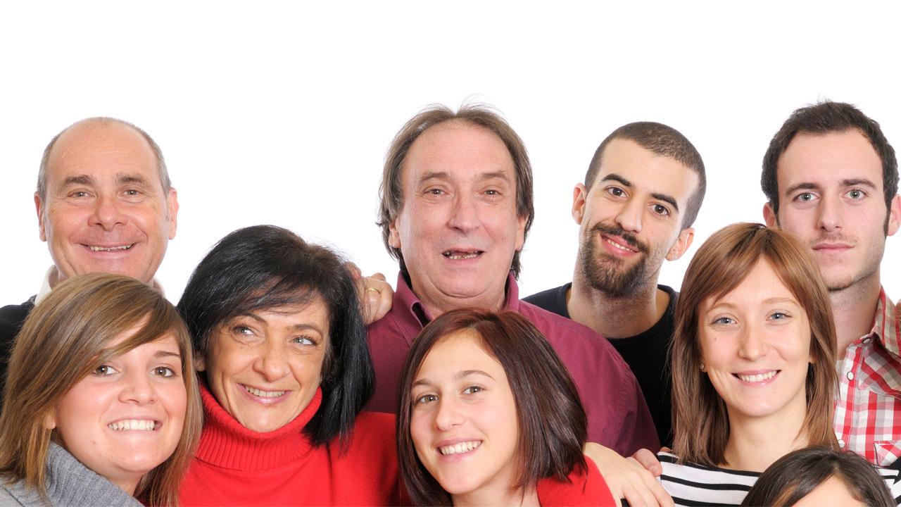 Ein Gruppenbild mit gut gelaunten Menschen