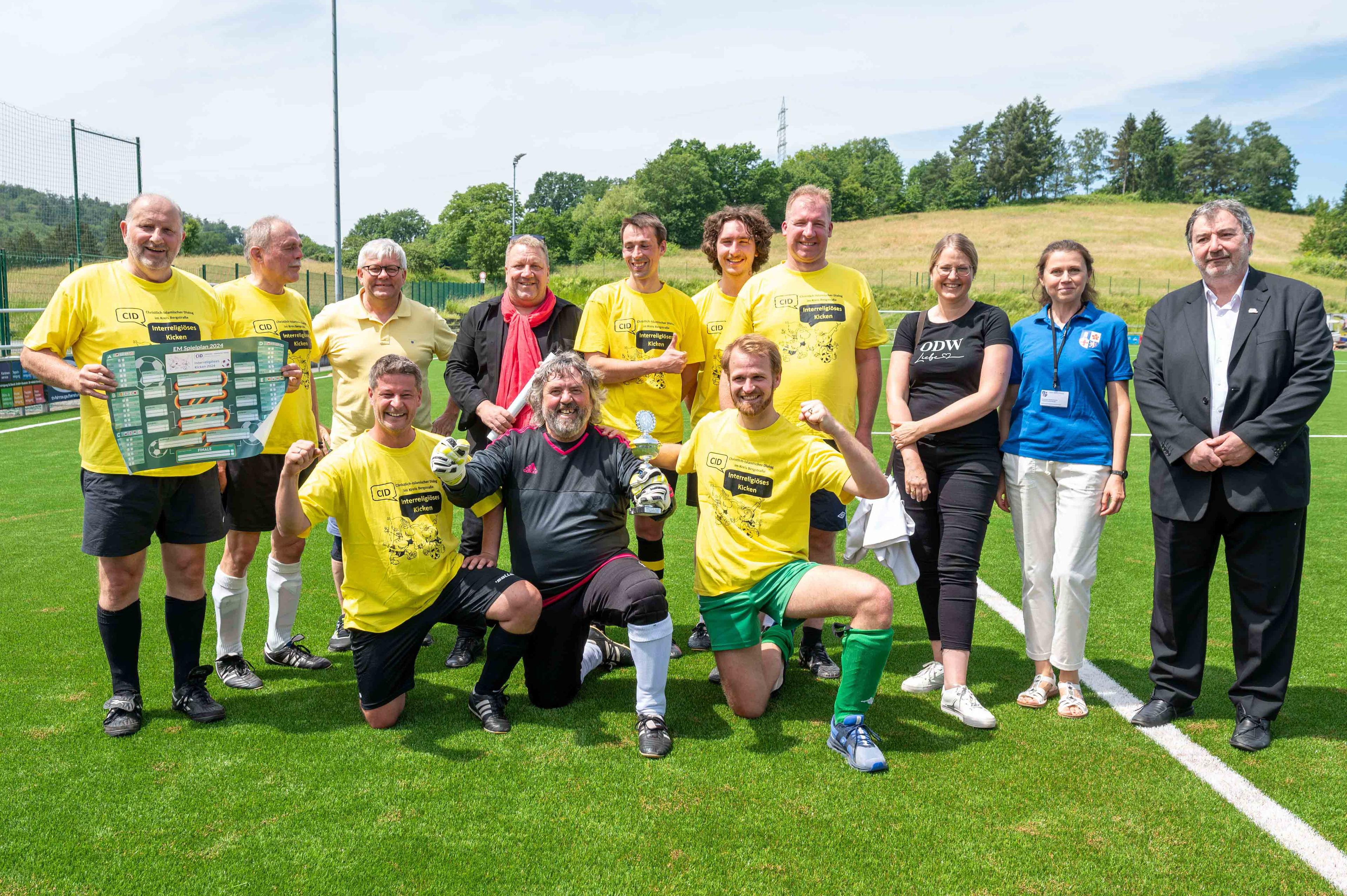 Interreligiöses Kicken 2024 Mannschaftsfoto