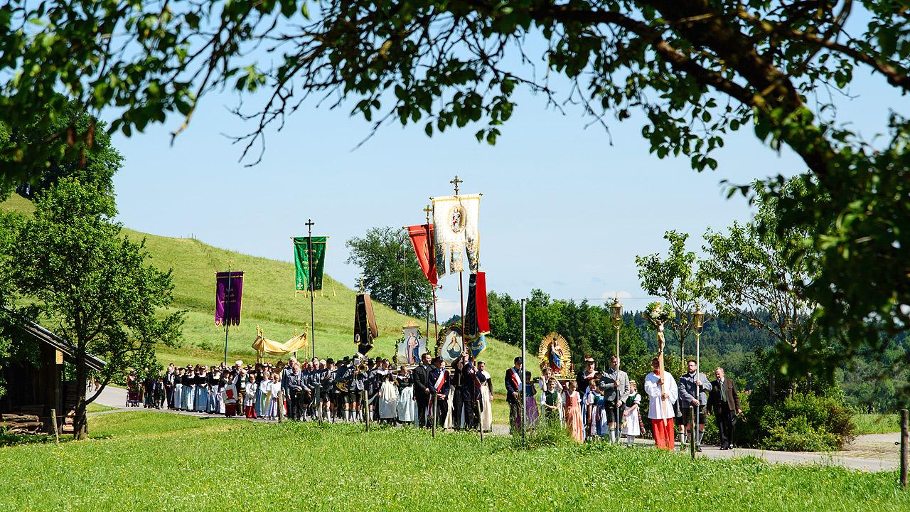 Fronleichnamsprozession im Grünen