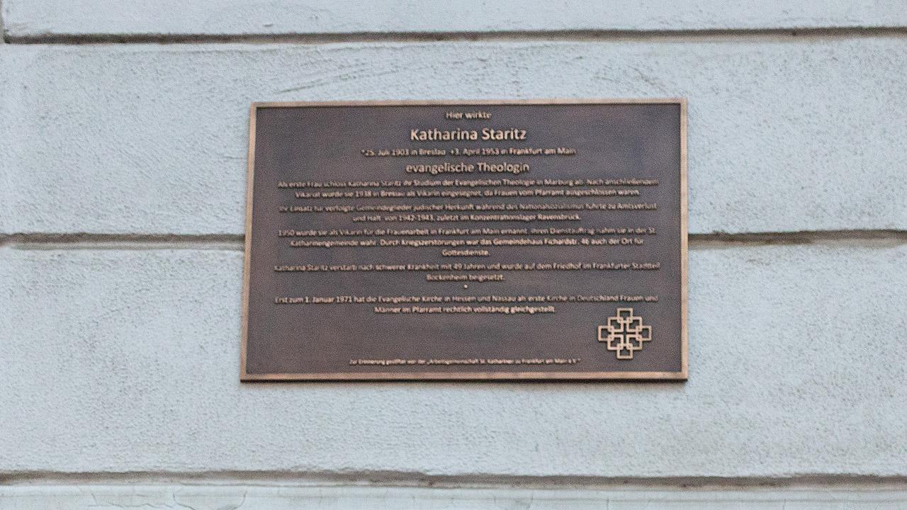 Plakette Katharina Staritz Bronze-Tafel mit Text