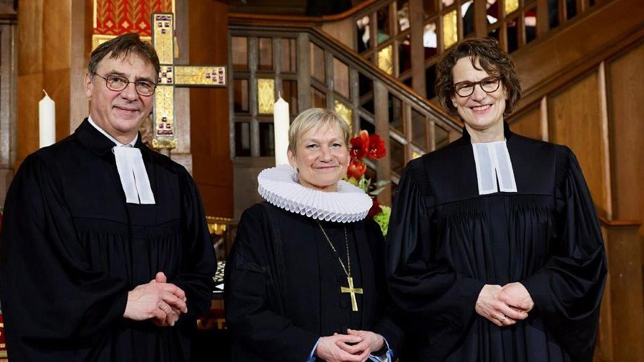 Volker Jung, Kirsten Fehrs, Christiane Titze Volker Jung, Kirsten Fehrs und Christiane Titze im Talar