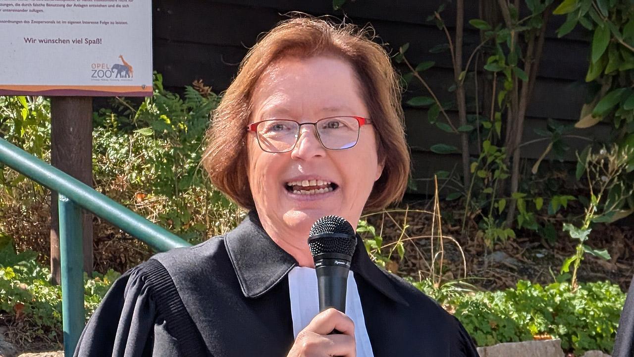 Stellvertretende Kirchenpräsidentin Ulrike Scherf Stellvertretende Kirchenpräsidentin Ulrike Scherf