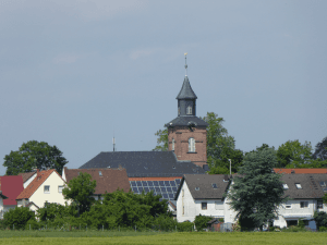 Blick auf Liederbach und die Ev. Kirche