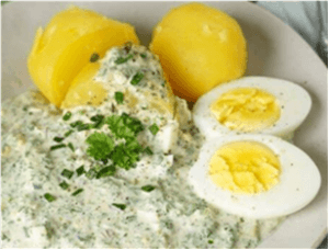 Grüne Soße mit Kartoffeln und Ei
