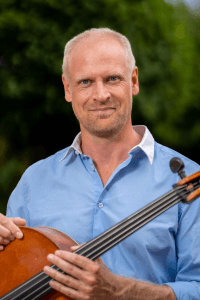 Der Cellist Martin Köbele