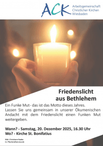 Eine brennende Kerze wird von einer Hand gehalten, darunter stehen die Daten zur Andacht