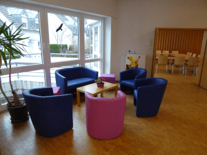 Sitzgruppe im Ev. Gemeindezentrum Liederbach